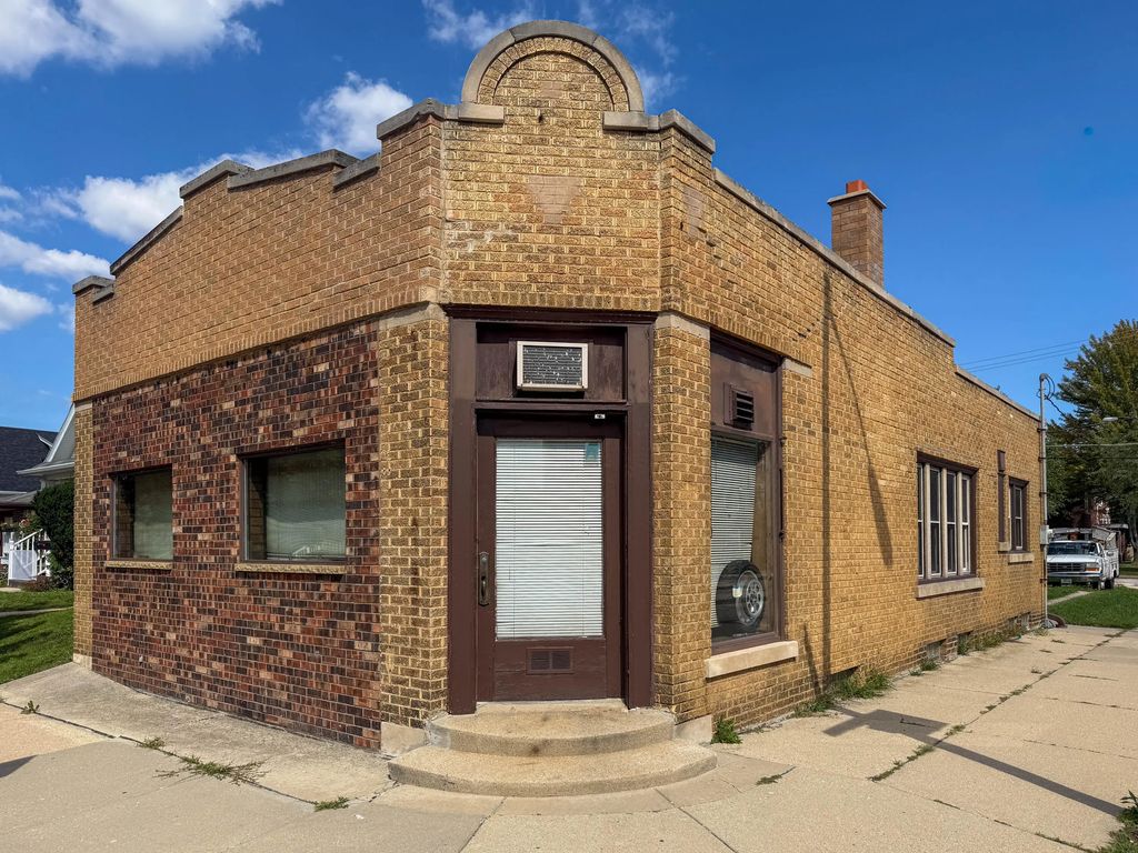 7234 W Becher St, West Allis