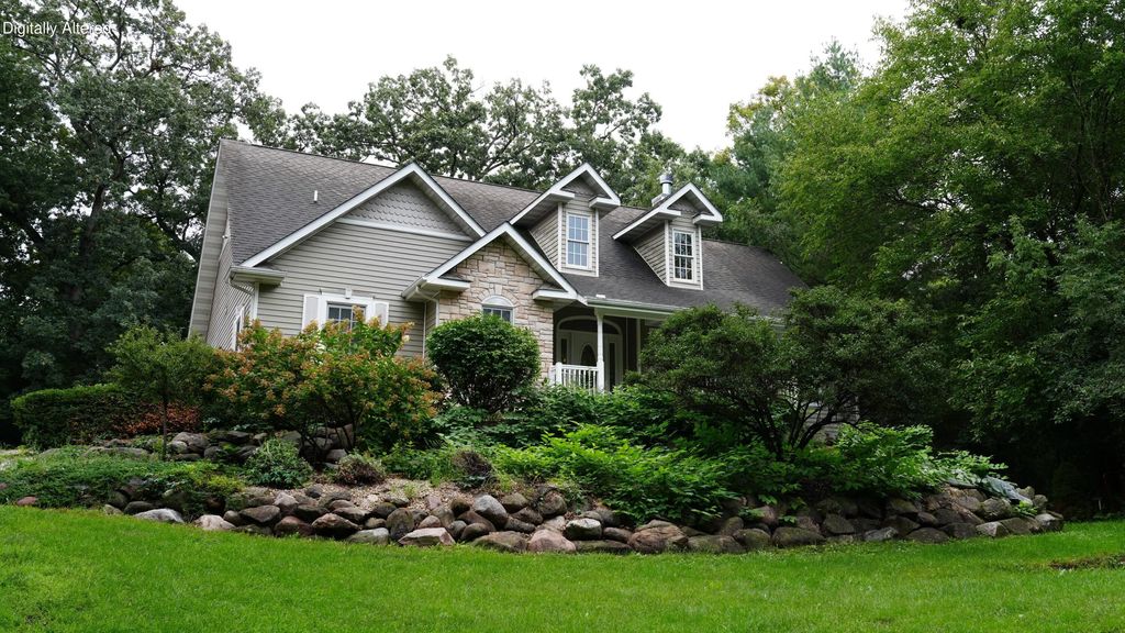 1528 E Lakeshore Dr, Twin Lakes