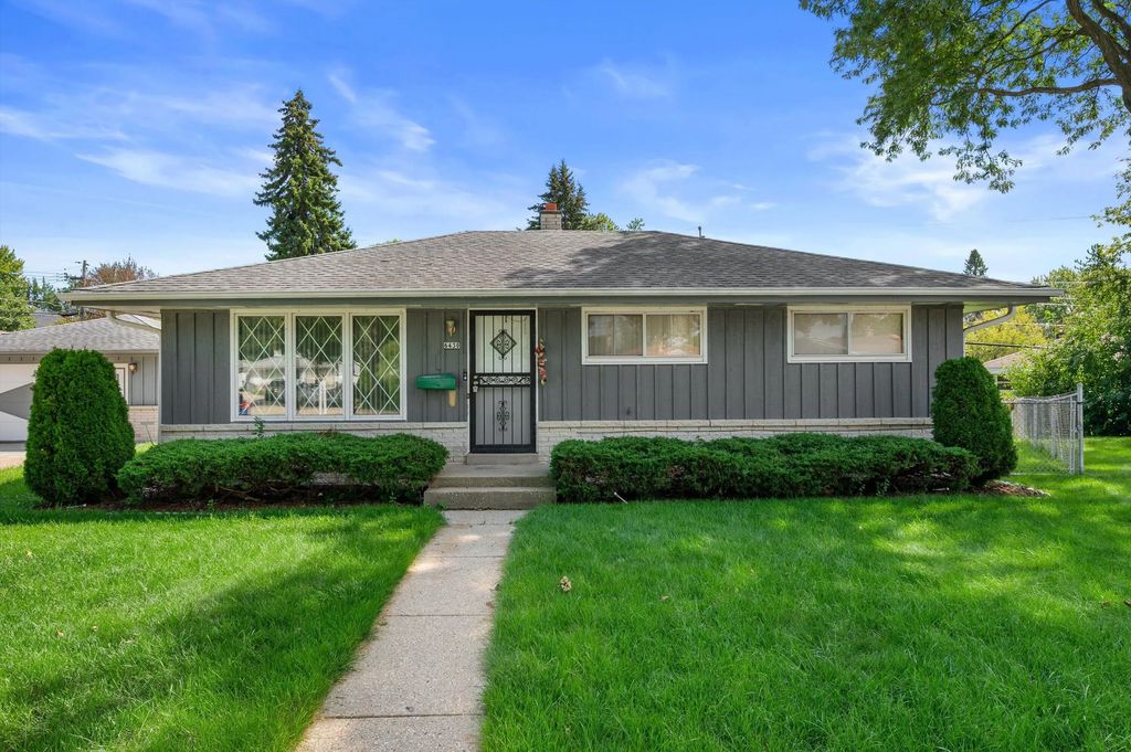 6430 N 48th Ct, Milwaukee