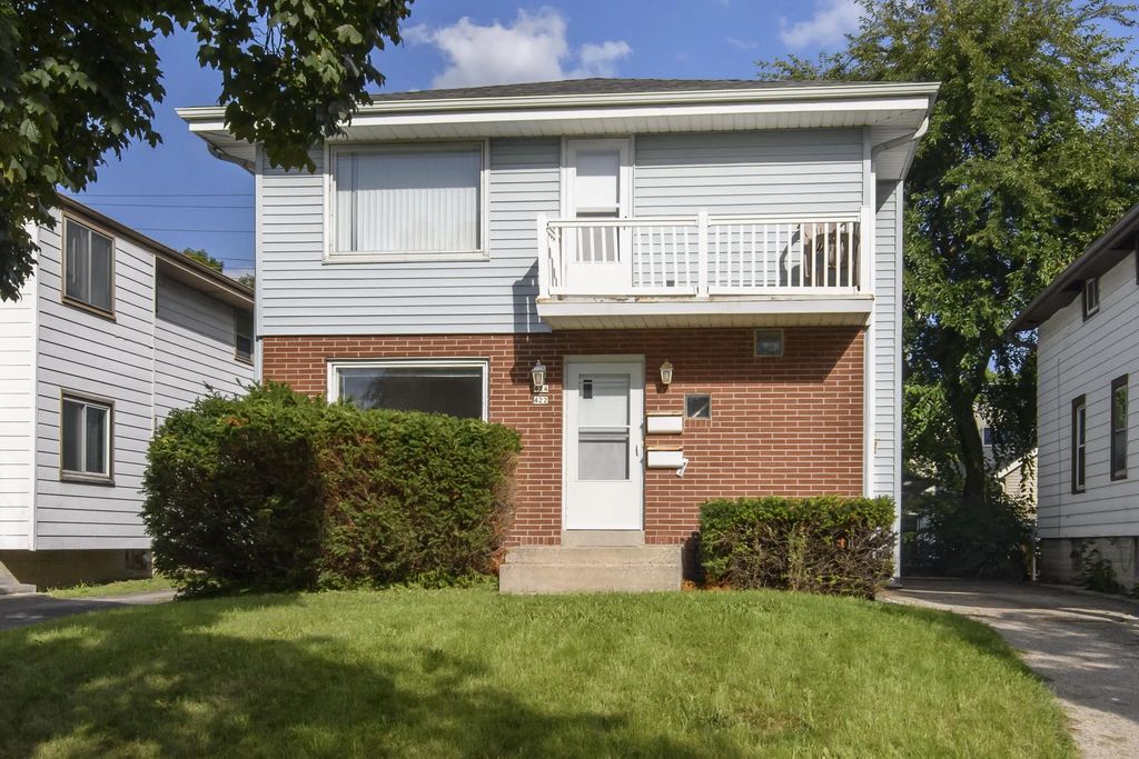 422 S 70th St 424, Milwaukee