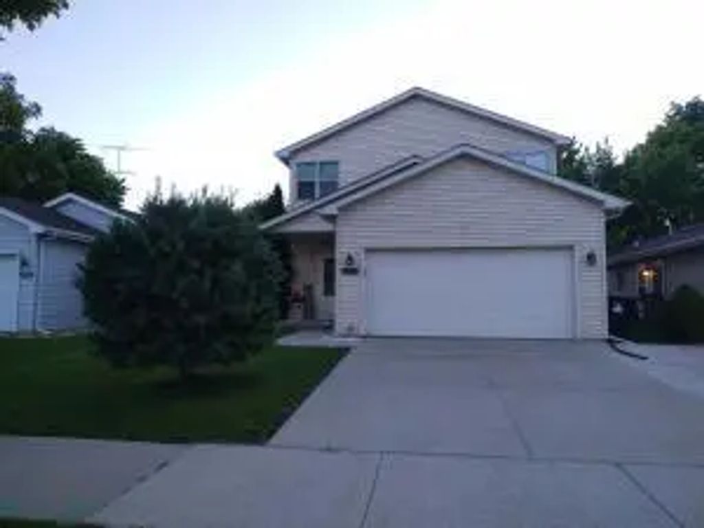 2024 Grove Ave, Racine