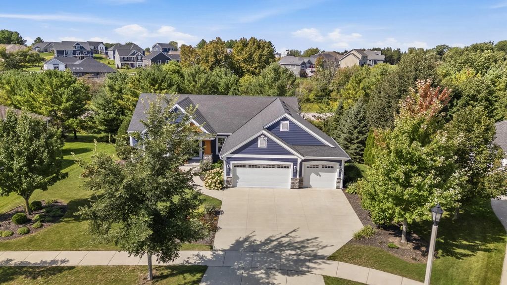 617 Evergreen Ter, Port Washington