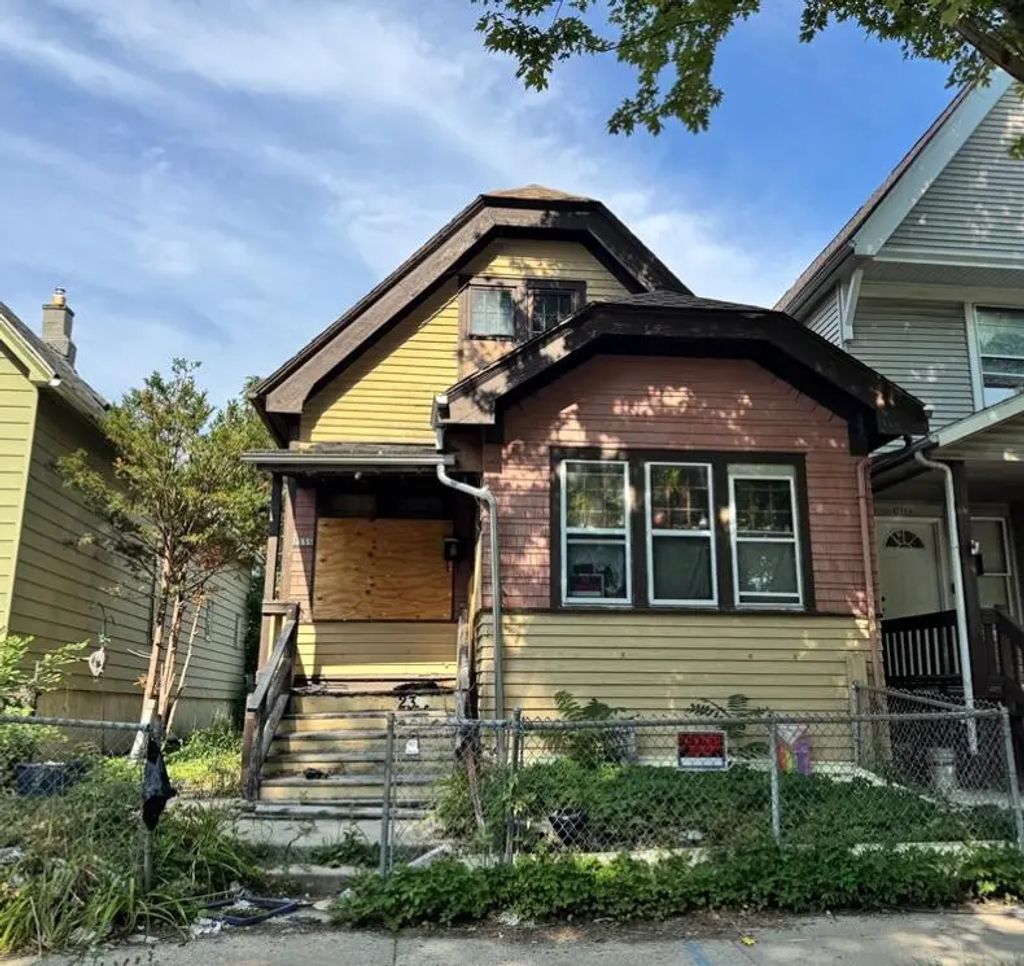 2355 N 17th St, Milwaukee