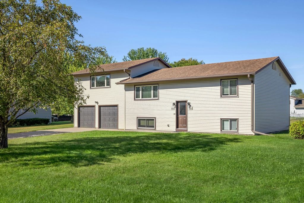 800 Randy Rd 800 1/2, Sparta