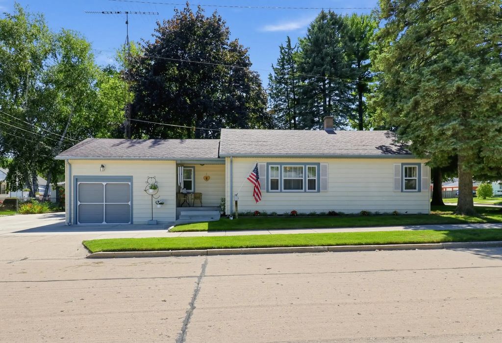 2515 Dombrowski Blvd, Racine