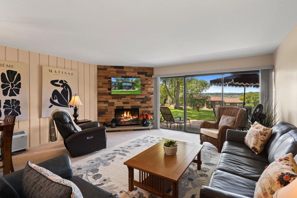 82 Red Chimney Rd 82-07, Geneva