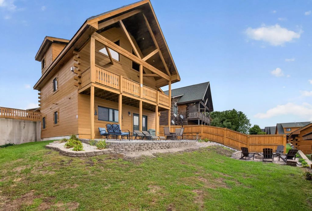 315 Hilltop Cir, Warrens