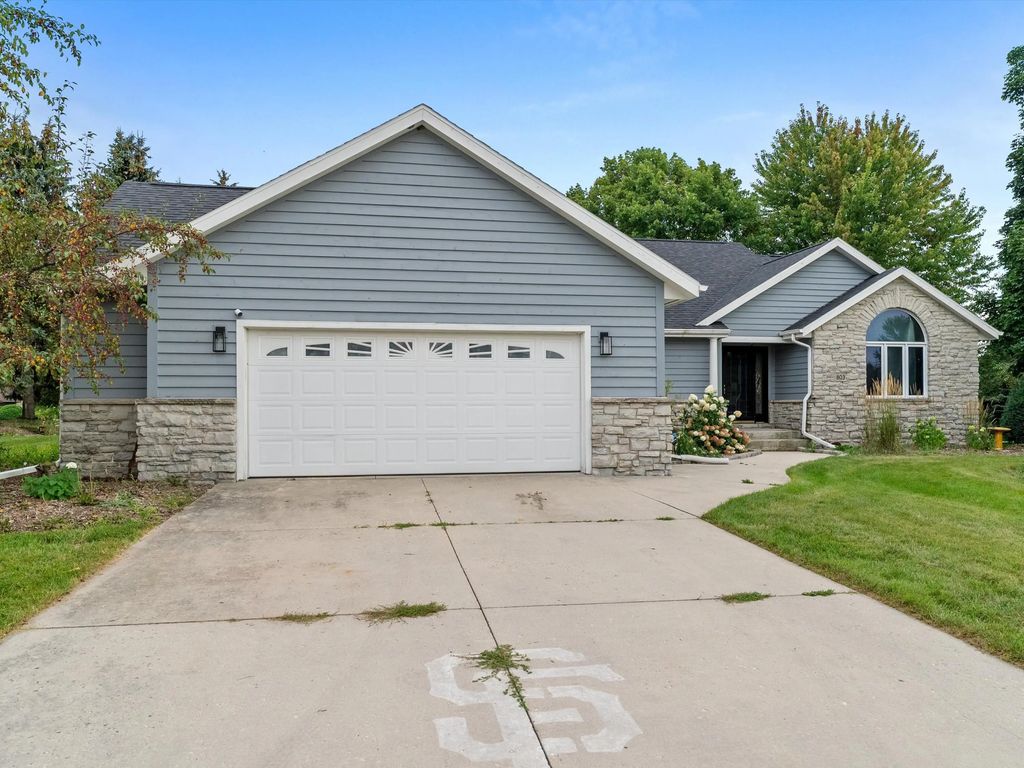 803 Woodview Ave, Sheboygan Falls