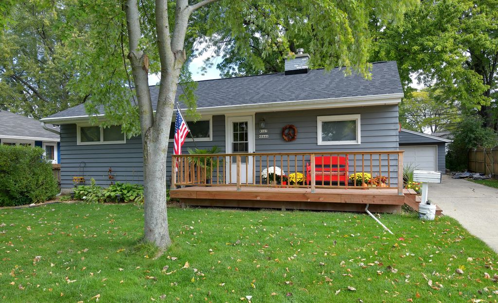 W167n8446 Theodore Ave, Menomonee Falls