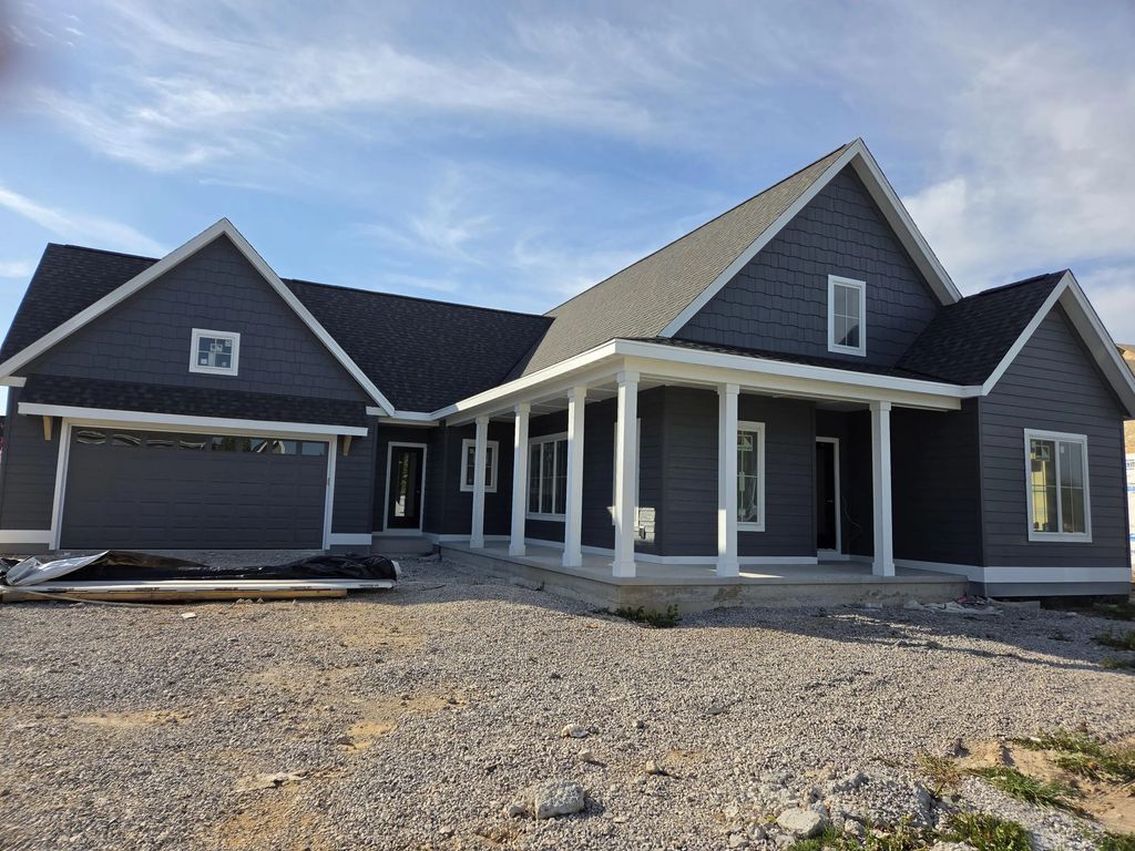 540 Meadow Cir E, Kohler