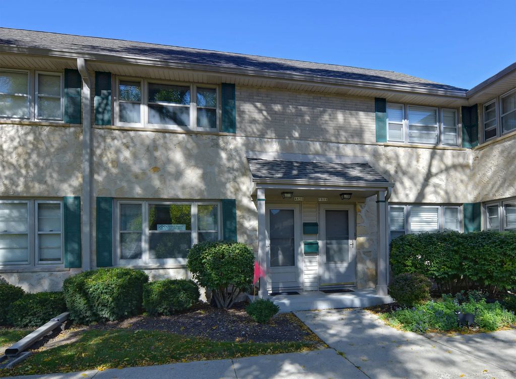 4890 N Shoreland Ave, Whitefish Bay