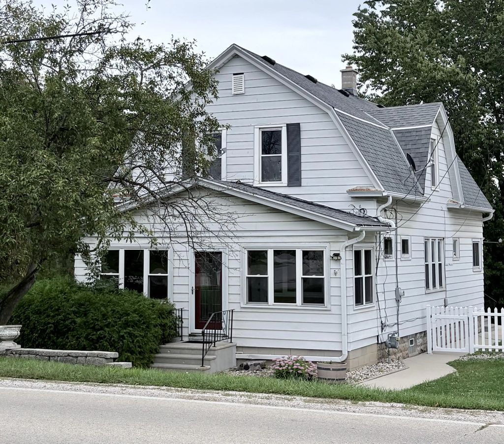 8860 S 5th Ave, Oak Creek