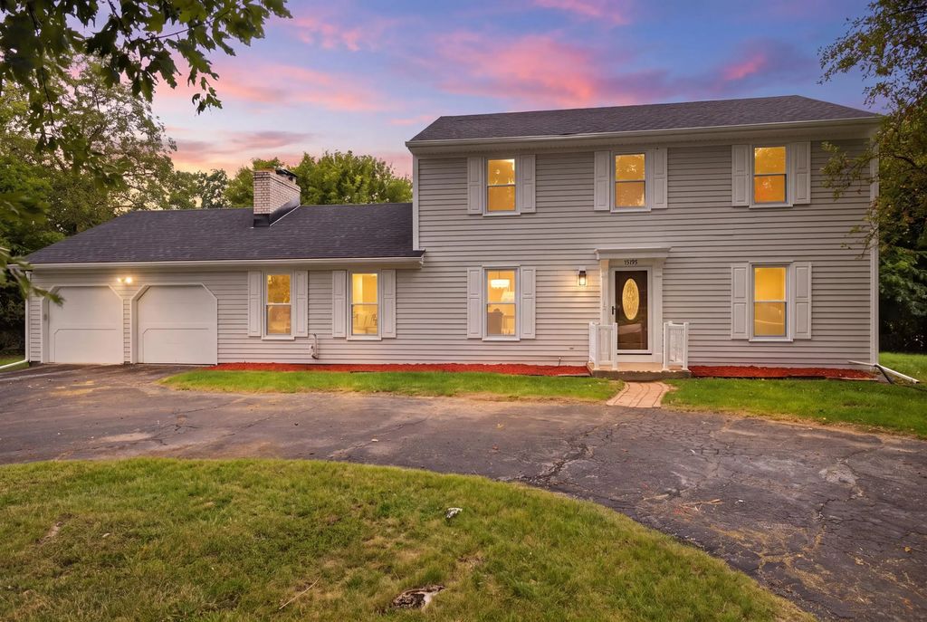 21195 Bramblewood Trl, Brookfield