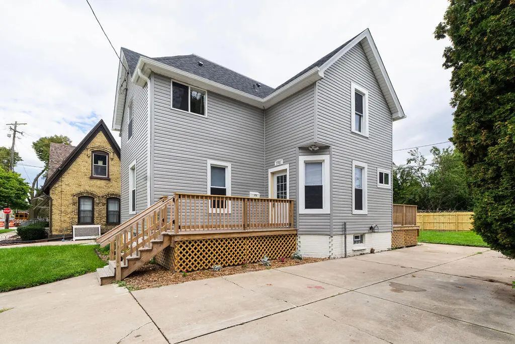 1721 Saint Clair St, Racine
