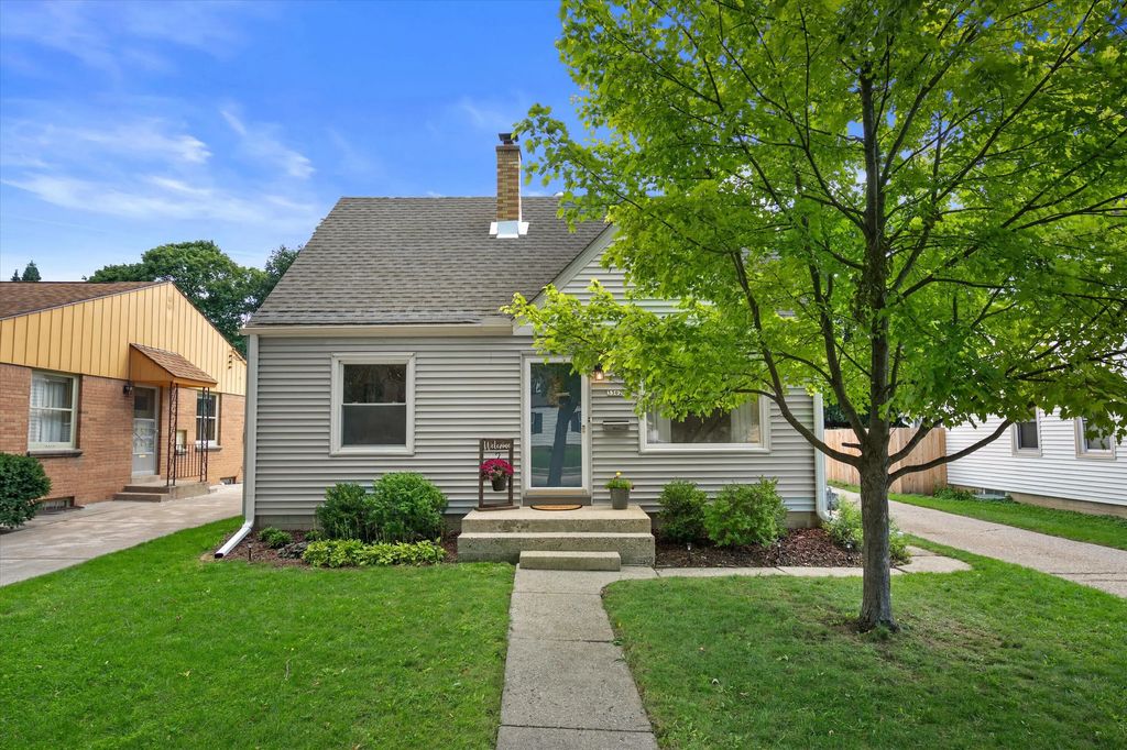 3362 N 97th St, Milwaukee