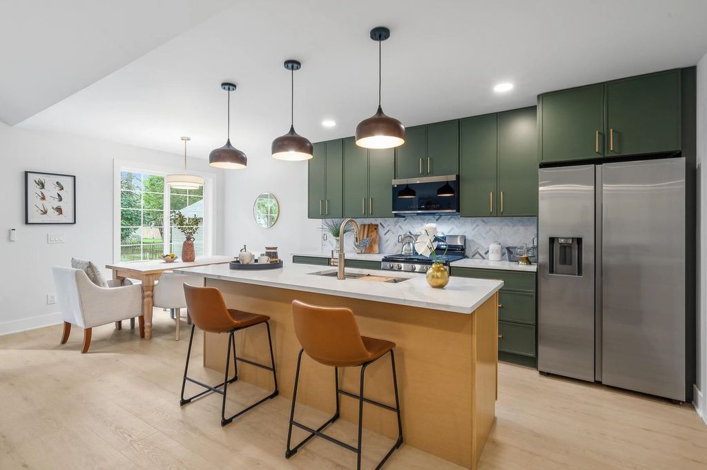 211 S 5th Ave, Walworth