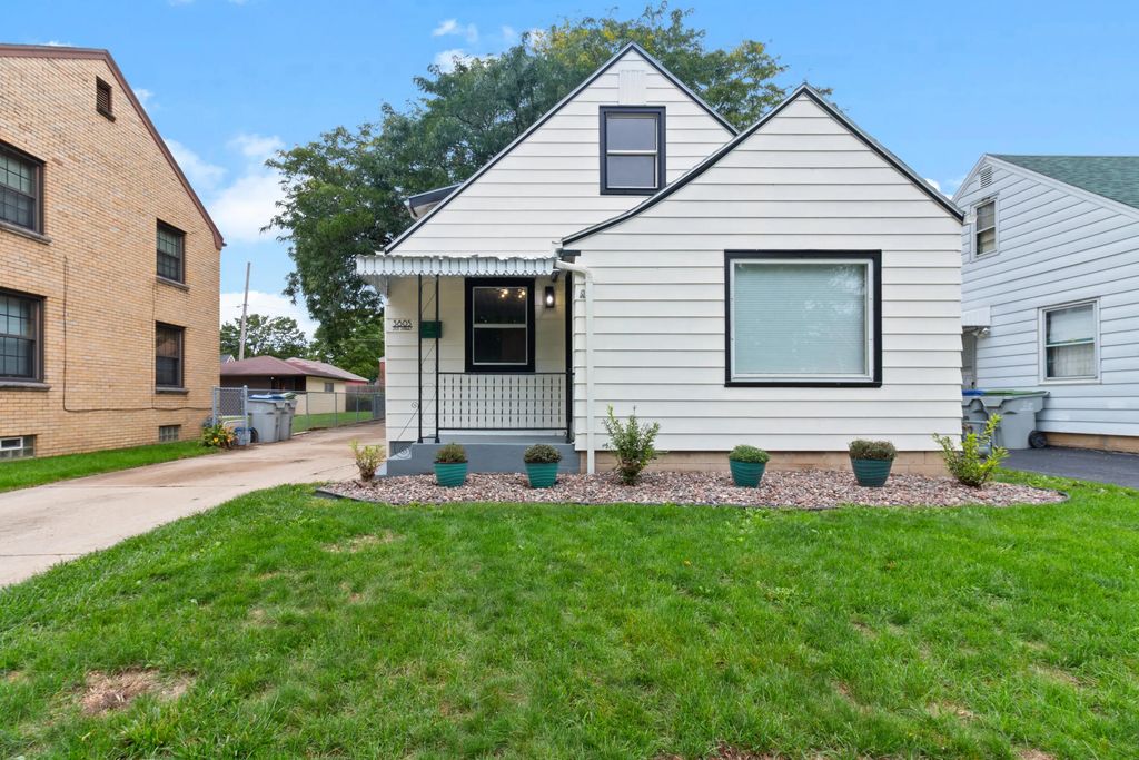 3805 S 21st St, Milwaukee