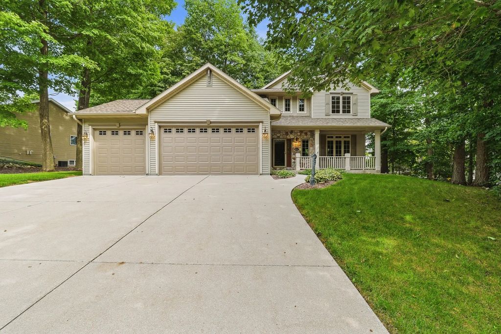 911 Cobblestone Dr, Howards Grove