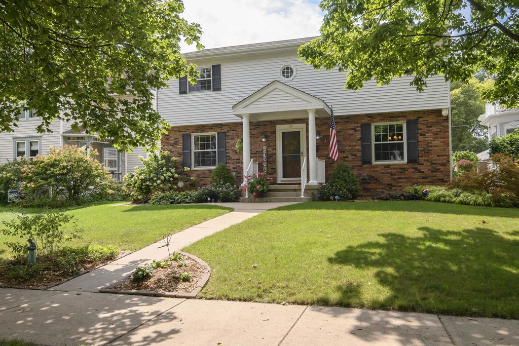 147 W Laflin Ave, Waukesha