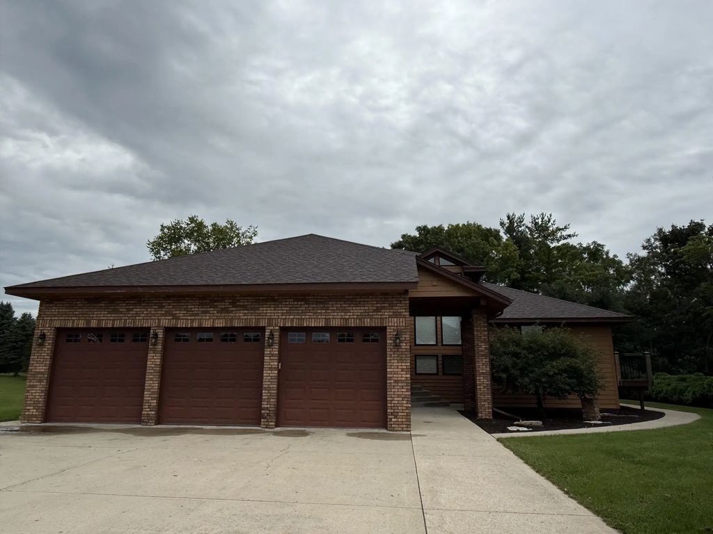 5954 Bender Ct, Lyons