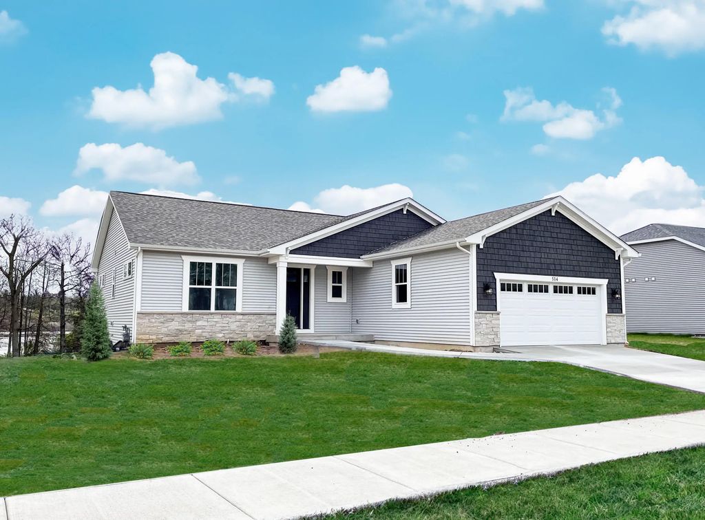 715 Arbor Ridge Dr, Delavan