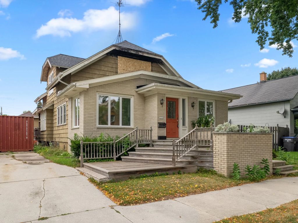 2330 S 16th St, Sheboygan