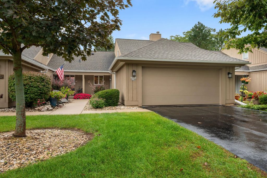 10104 N Gettysburg Ct, Mequon