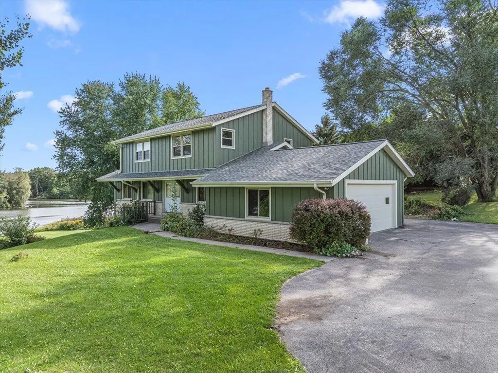 N5454 Crystal Springs Dr, Fredonia