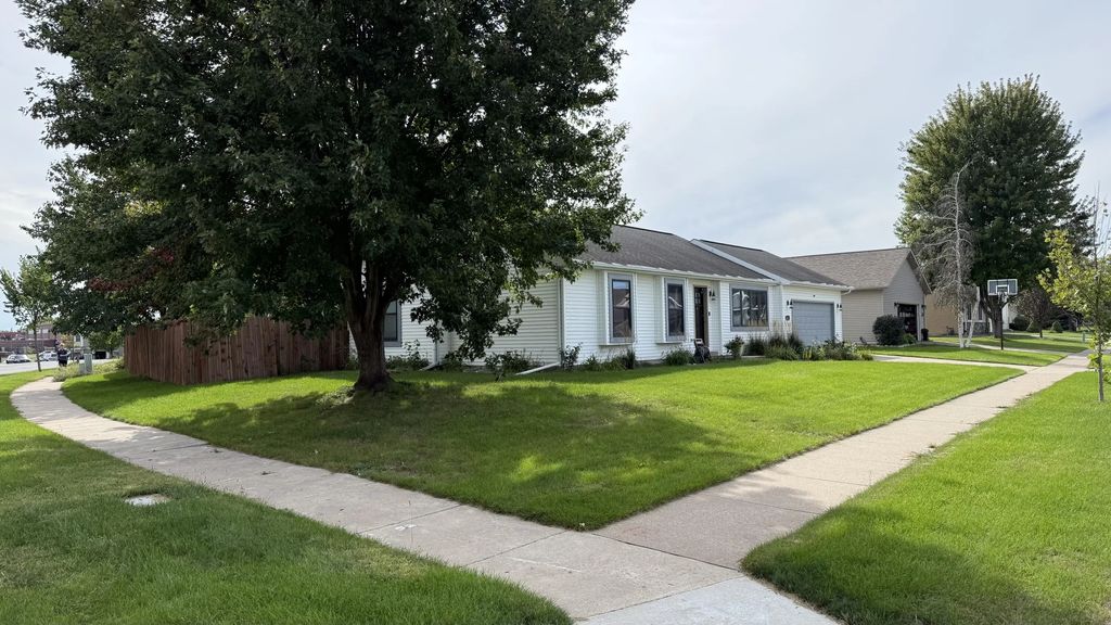 748 Elizabeth Ln, Onalaska