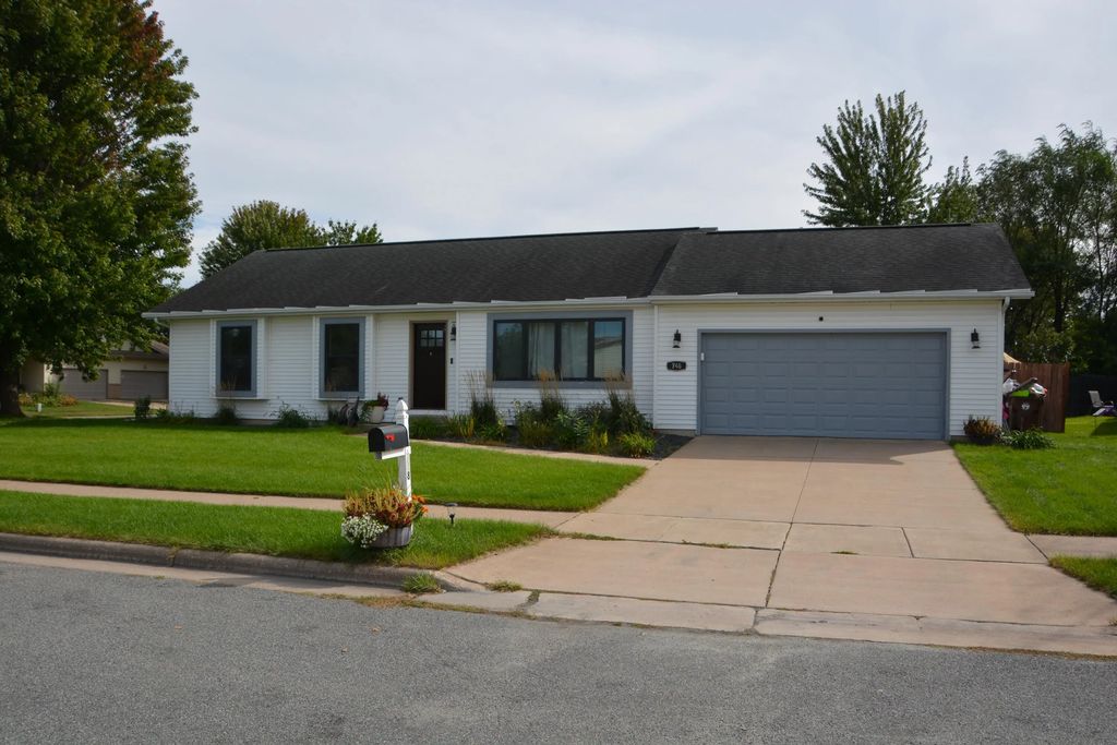 748 Elizabeth Ln, Onalaska