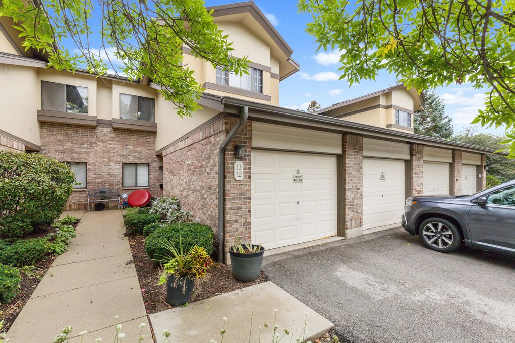500 W Bender Rd 13, Glendale
