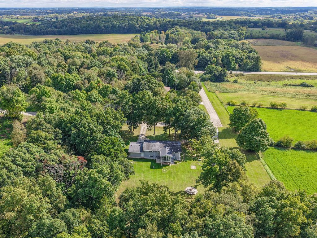 W3144 Thiesen Ln, Jefferson