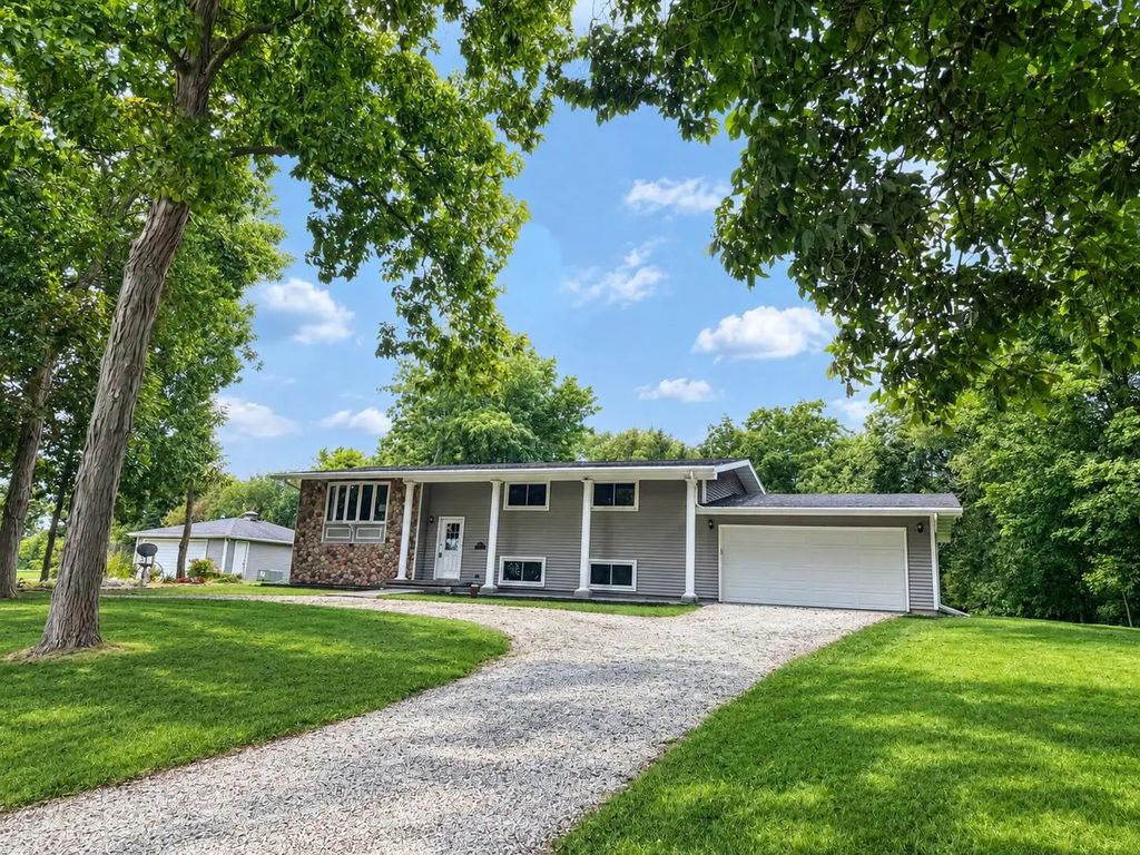 W3144 Thiesen Ln, Jefferson