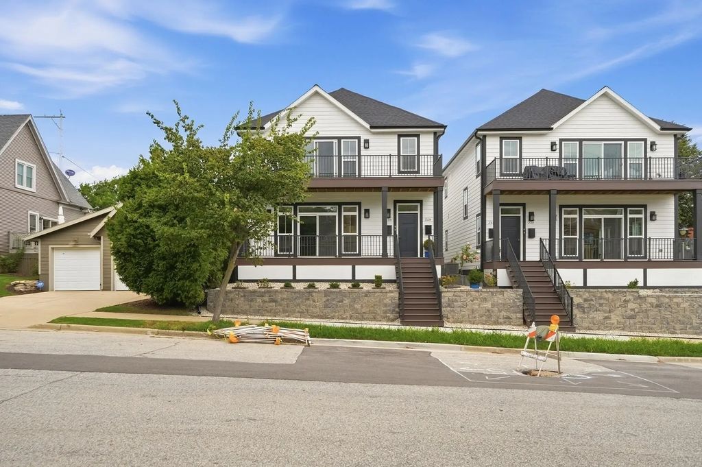 232 E Brown St, Milwaukee