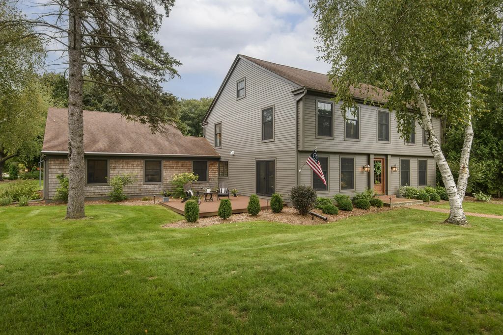 15025 Westover Rd, Elm Grove