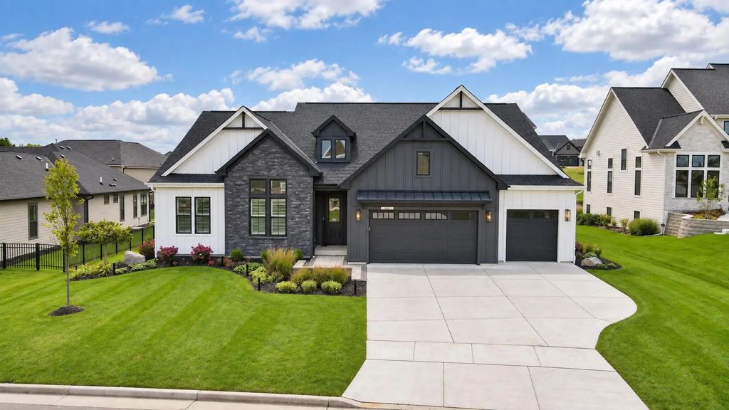 N57w20799 Dunbar Ct, Menomonee Falls