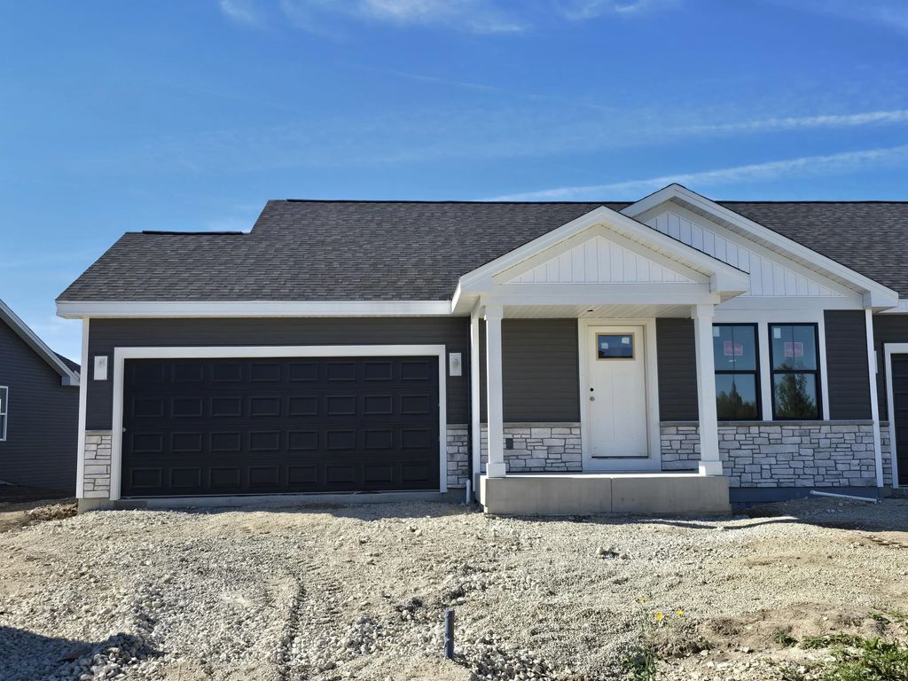 N162w21883 Poppy Rd, Jackson