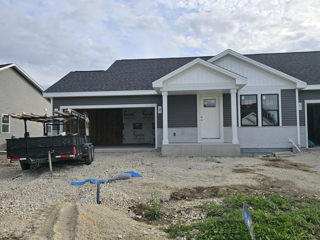 N162w21883 Poppy Rd, Jackson