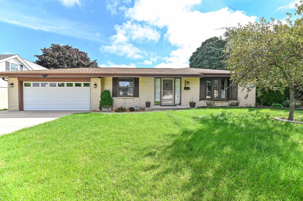 5224 S 23rd St, Milwaukee