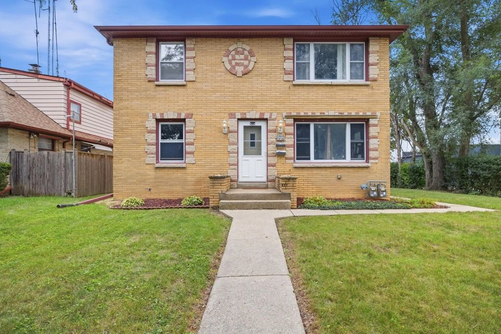 3056 S 93rd St 3060, West Allis