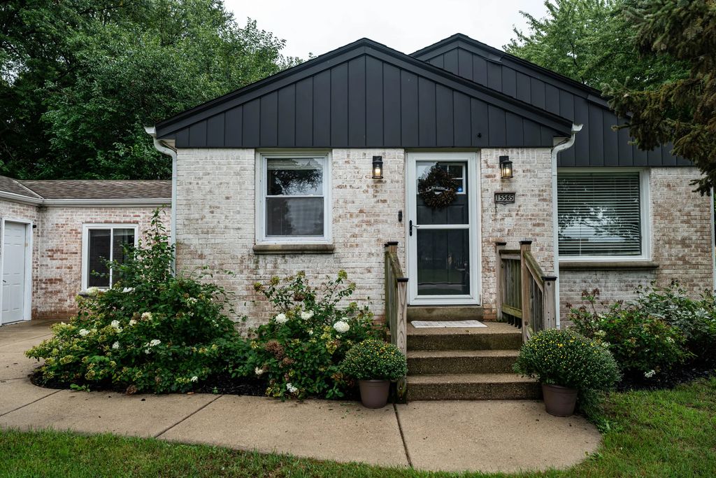 15565 Carpenter Rd, Brookfield
