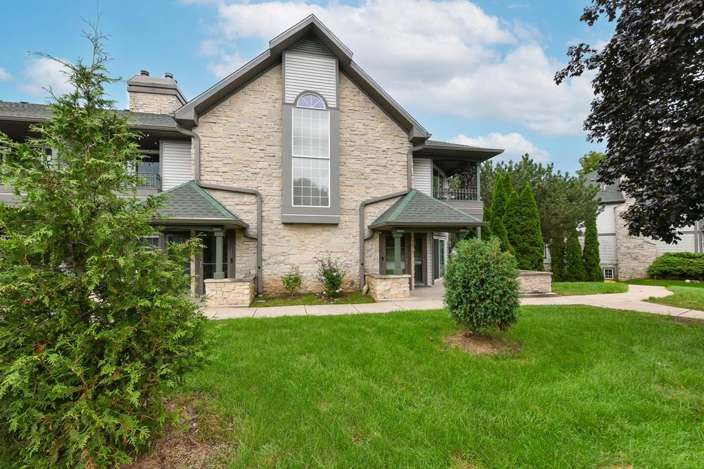 9255 W Forest Home Ave, Greendale