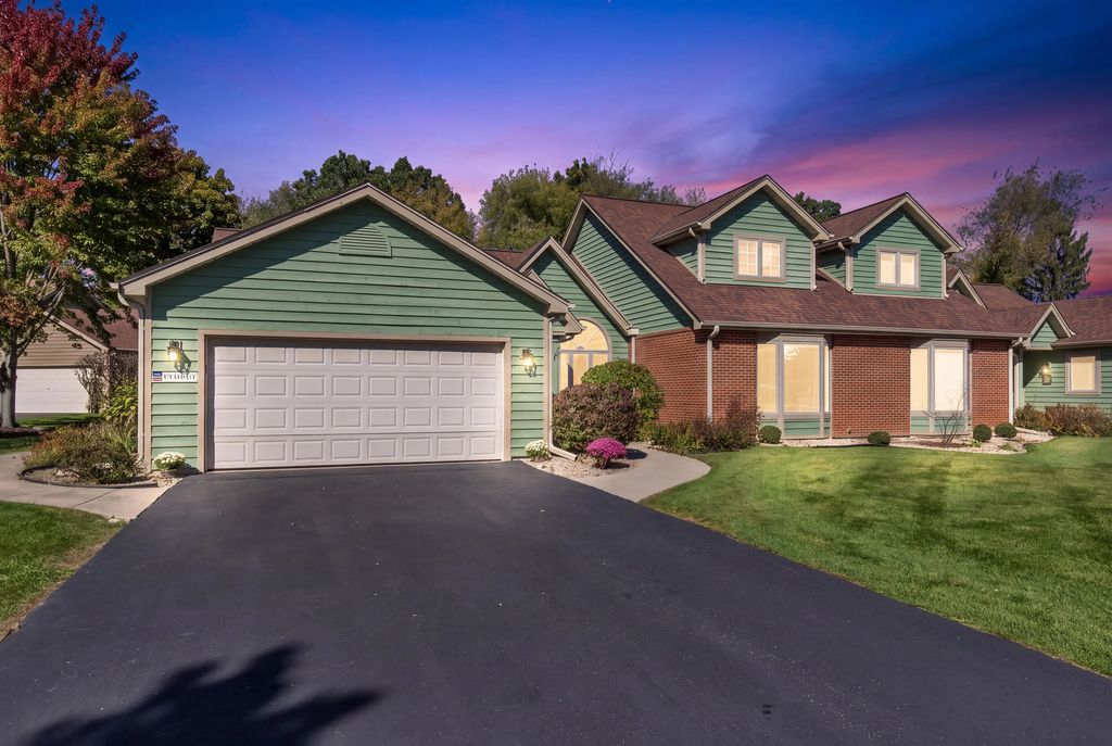 N19 W26702 Milkweed Ln A, Pewaukee