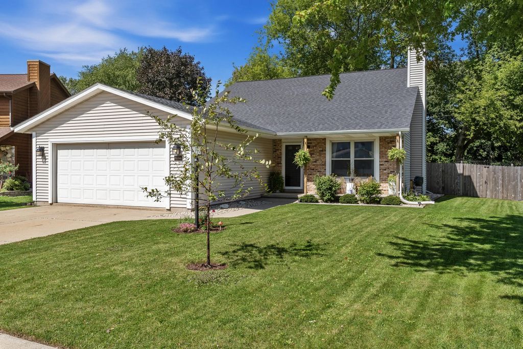 1566 Briarwood Ln, Hartford