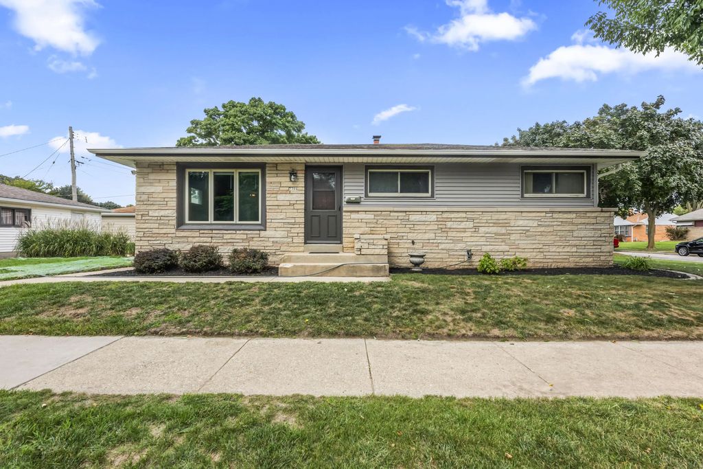 7306 W River Bend Dr, Milwaukee