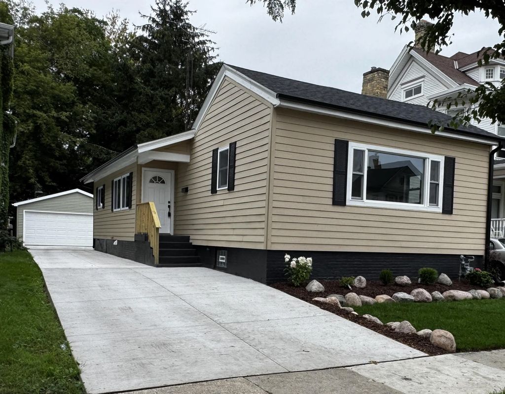924 Wisconsin Ave, Racine