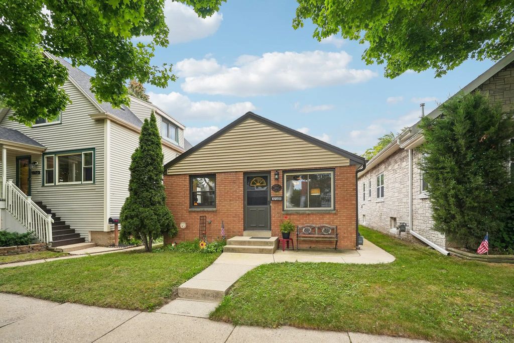 3760 S Kansas Ave, Milwaukee