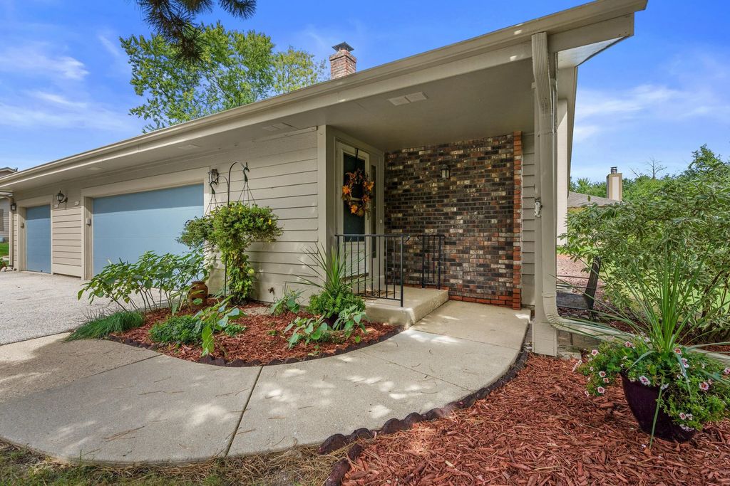 4932 S Imperial Cir, Greenfield