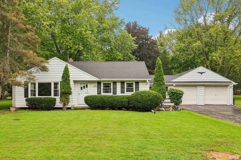 N68w29376 Hartling Rd, Merton