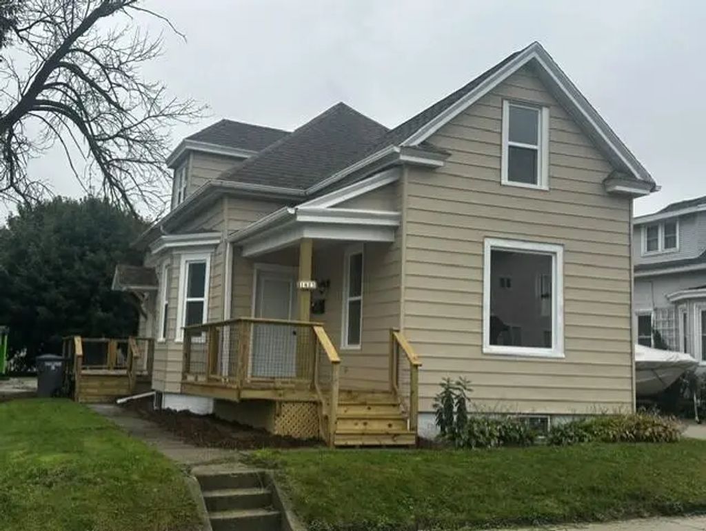1423 Mehrtens Ave 1337 N. Taylor Dr., Sheboygan